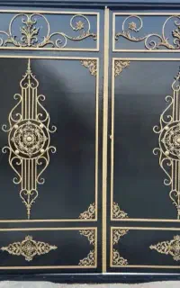 رنگ آمیزی و زدزنگ  درب و پنجره فلزی واوتاق خاور