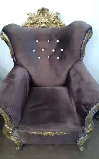 مبل هفت‌نفره‌تمیزموجوددرخونه