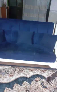 این مبل 7نفره تمیز بدون پارگی بادوتا میز عسلی