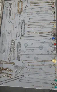 گردنبند و زنجیر همش یجا مفت ارزون یک تومن