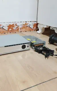 دستگاه DVR و یک عدد دوربین مداربسته با پاور 12 ولت