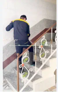 نظافت منزل راه‌پله و شرکت‌ها
