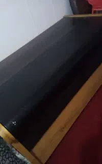 میز مدیریت چوبی با سطح چرم و شیشیه