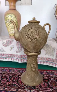 قوری سفالی همراه پایه