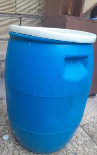 بشکه پلاستیکی آبی