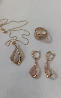 ست گردنبند و گوشواره و انگشتر