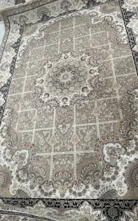 دوتا فرش کرم گردویی
