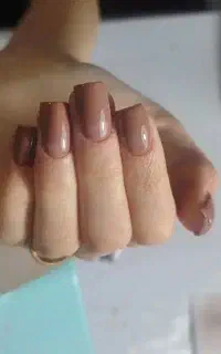 تخفیف کاشت ناخن و آموزش فارسان