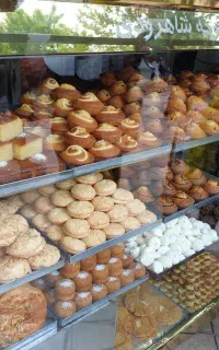 کارگر ساده شیرینی پزی