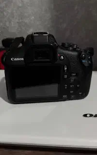 دوربین canon EOS 2000d