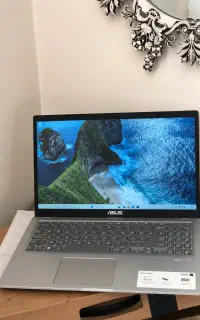 Asus r521M سپیو قوی چهار هسته ای رم۸ هارد پر سرعت
