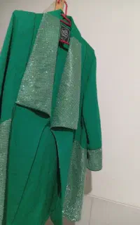 دو عدد مانتو تمیز و شیک  به فروش میرسد