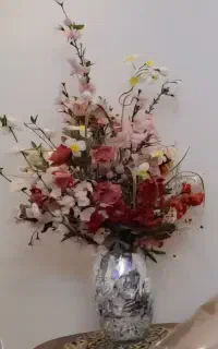 گل وگلدان