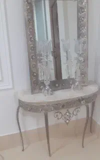 اینه ومیز اینه