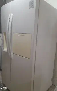 یخچال ساید ال جی کاملا سالم و تمیز