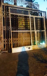 دو عدد درب اکارد ئونی در حد نو ویک در ب شیشه خور