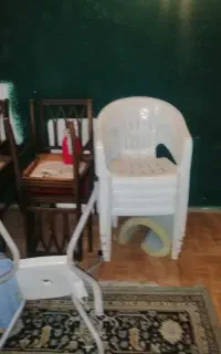 میزو صندلی غذا خوری پلاستیکی جنس خوب و محکم 40نفر