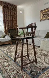 صندلی چوبی