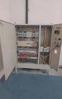 سیم کشی وتعمیرات و عیب یابی تابلو برق سه وتک فاز
