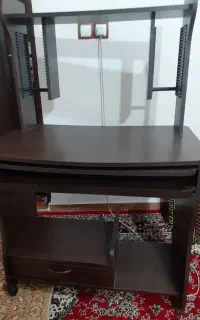 میز کارومیز کامپیوتر
