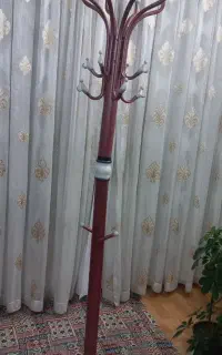 چوب لباسی ایستاده