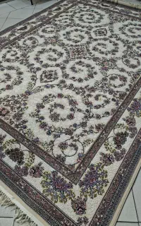 فرش۱۲متری۷۰۰شانه اصل تمام نخ سنگین حاجی حسینی طلاب