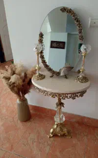 آینه و شمعدان برنزی