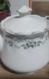 قوری چینی قدیمی