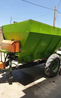 تراکتور کودپاش دامی