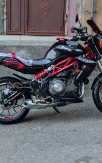 بنلی 300 ایتالیا