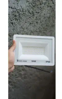 پروژکتور ۵۰ وات یکتا افروز