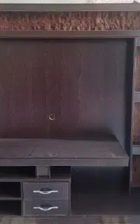 میز تلویزیون درحد نو تمیز بدون خط وخش