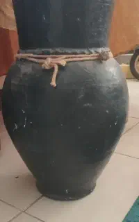 گلدان سفالی قدیمی بزرگ