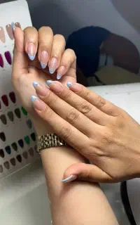 اکستنشن مژه،کاشت ناخن،اپلاسیون