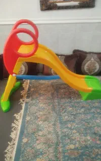 تعدادی وسایل اسباب بازی کودکان با هم
