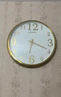 ساعت دیواری