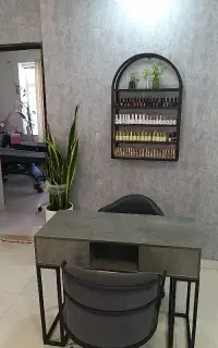 جذب نیرو در سالن زیبایی مونامحمدنیا