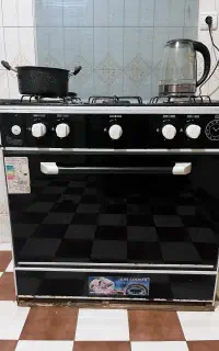 اجاق گاز ۵ شعله ‌طرح فر ( سالم، تمیز )