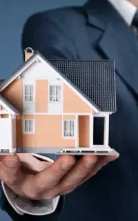 استخدام مشاور املاک حرفه ای مسلط به قرارداد نویسی