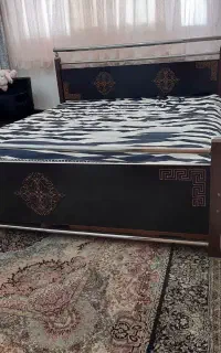 تخت دو نفره و دراور و آینه