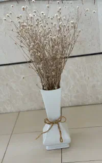 گل و گلدان شیک مینیمال