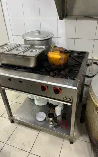 اجاق گاز چهار شعله پایه دار و رومیزی منقل کبابی