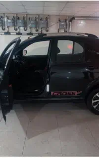 کوییک رنگ مشکی وقرمز متالیک