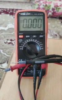مولتی متر vc97  در حد نو و به ضمانت اصلی