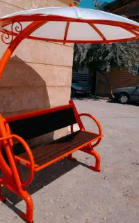 نیمکت سایه بان دار