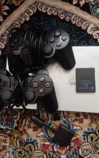 ps2 فلش خور کپی خور می‌باشد لنز  سالم دو عدد دسته