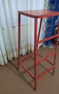 چهارپایه فلزی