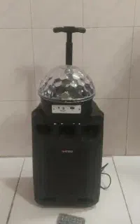 اسپیکر بزرگ با رقص نور