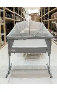 تخت کنار مادر نو