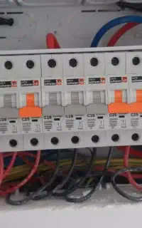 خدمات برق وکولر ساختمان برقکار، برقکش سرویس کولر